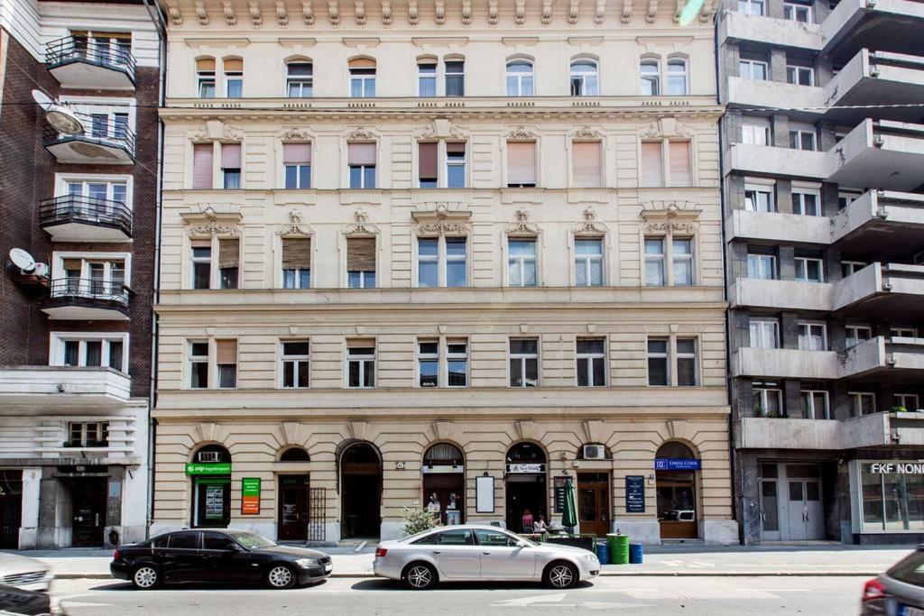 Main Street Apartment Budapest Luaran gambar